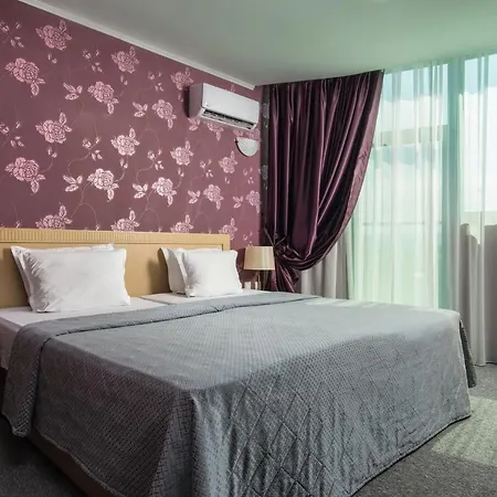 普里莫尔斯科太阳酒店 酒店